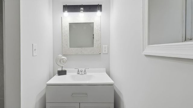 2708 MINNESOTA AVE SE, Washington, DC 20019