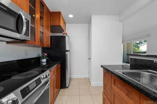 8544 Via Mallorca B, La Jolla, CA 92037