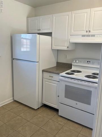 418 Big Leaf CT, Virginia Beach, VA 23454