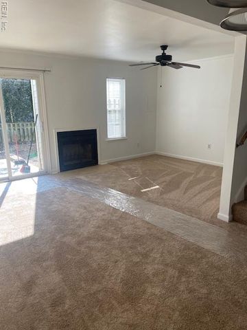 418 Big Leaf CT, Virginia Beach, VA 23454