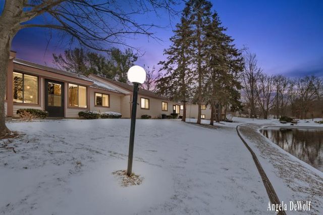 318 Aniline Avenue N, Holland Twp, MI 49424