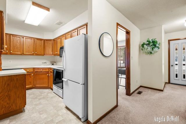 318 Aniline Avenue N, Holland Twp, MI 49424