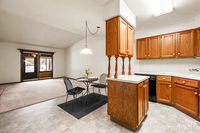 318 Aniline Avenue N, Holland Twp, MI 49424