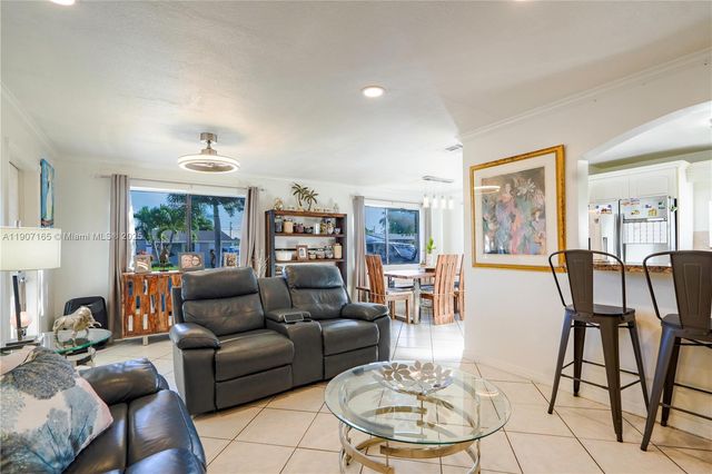 6741 Coolidge St, Hollywood, FL 33024