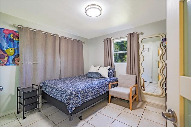 6741 Coolidge St, Hollywood, FL 33024