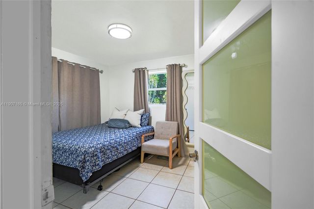 6741 Coolidge St, Hollywood, FL 33024