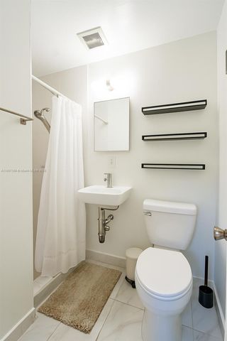 6741 Coolidge St, Hollywood, FL 33024