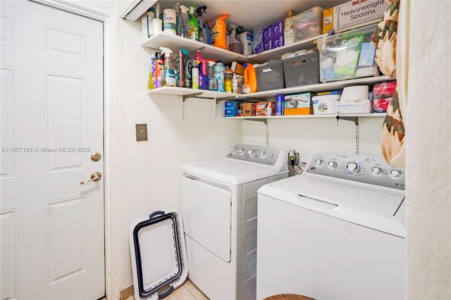 6741 Coolidge St, Hollywood, FL 33024