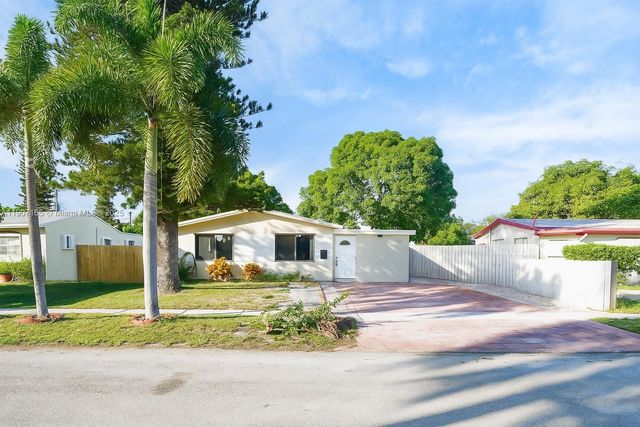 6741 Coolidge St, Hollywood, FL 33024