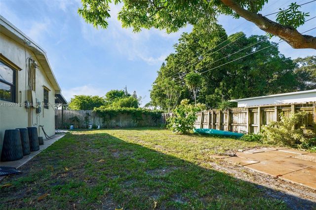 6741 Coolidge St, Hollywood, FL 33024