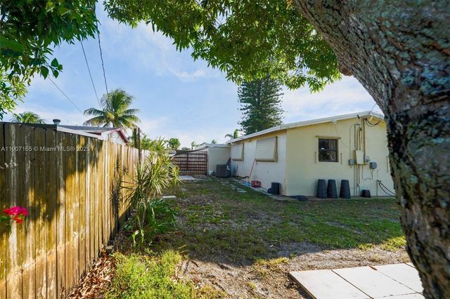 6741 Coolidge St, Hollywood, FL 33024