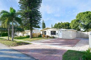 6741 Coolidge St, Hollywood, FL 33024