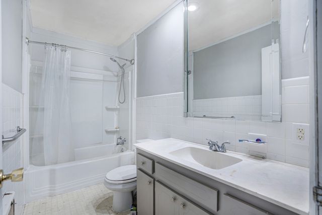 311 Edgewood St, Paris, TN 38242