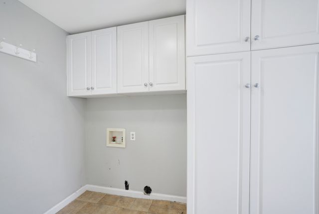 311 Edgewood St, Paris, TN 38242