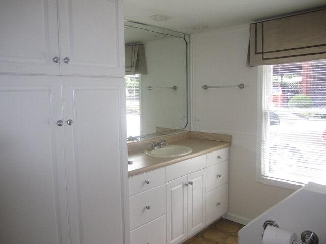 311 Edgewood St, Paris, TN 38242