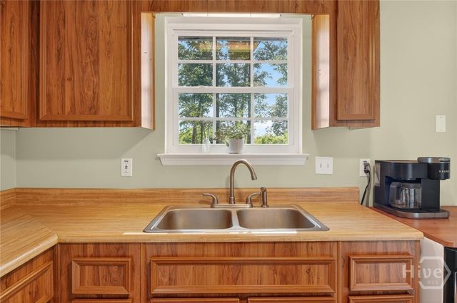 448 Queens Way, Ellabell, GA 31308