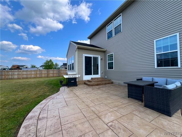 54 Middlebury Lane, Lancaster, NY 14086