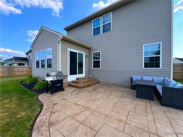 54 Middlebury Lane, Lancaster, NY 14086