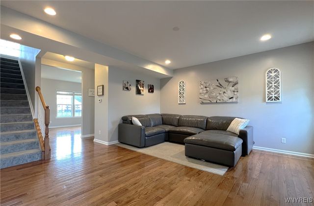 54 Middlebury Lane, Lancaster, NY 14086