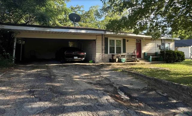 609 Gay Ave, Gladewater, TX 75647