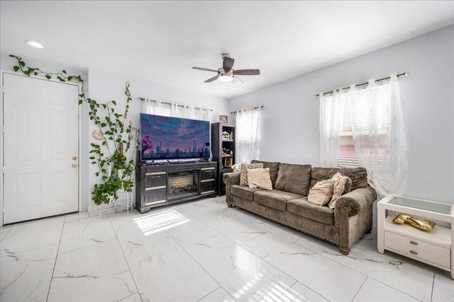 44364 Kingston Drive, Temecula, CA 92592