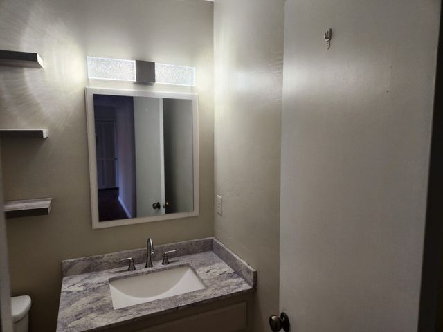 208 W 118th Street S, Jenks, OK 74037