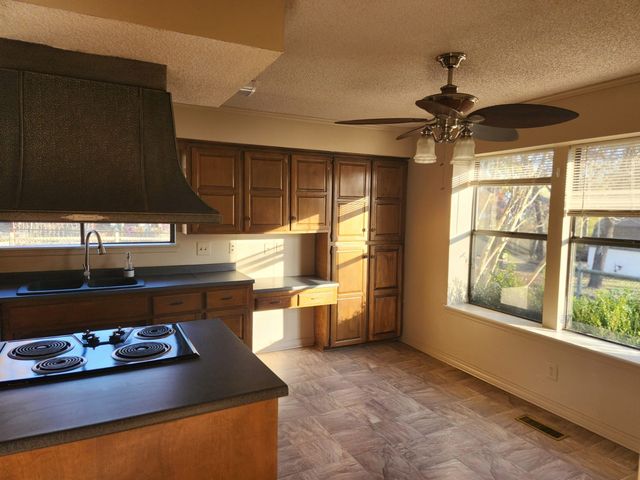 208 W 118th Street S, Jenks, OK 74037