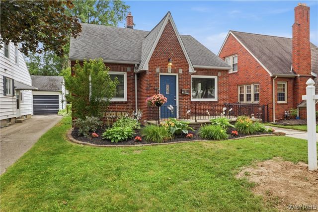 36 Morton Drive, Amherst, NY 14226