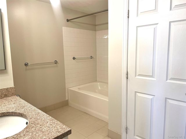 300 Mamaroneck Avenue 611, White Plains, NY 10605