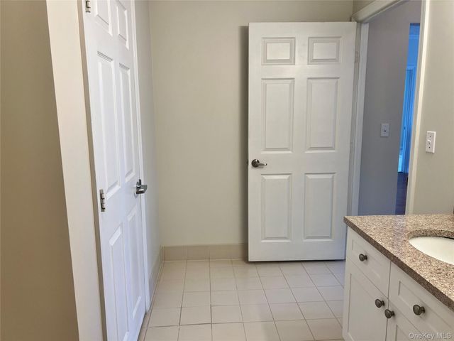 300 Mamaroneck Avenue 611, White Plains, NY 10605