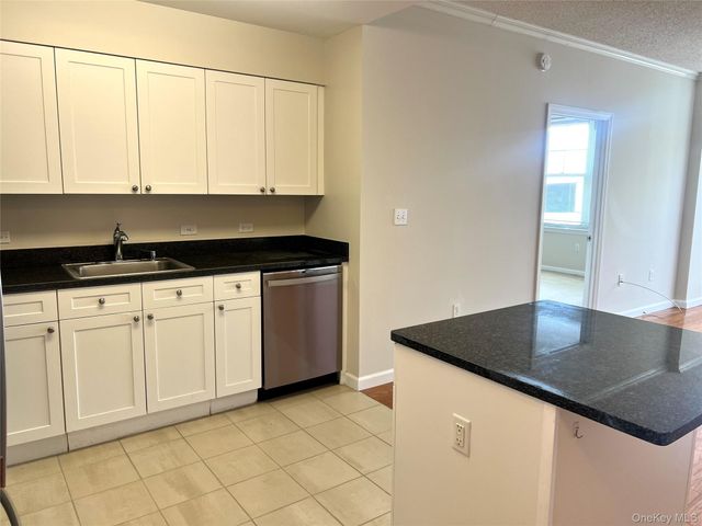 300 Mamaroneck Avenue 611, White Plains, NY 10605