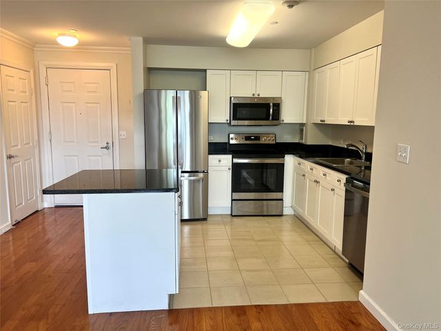 300 Mamaroneck Avenue 611, White Plains, NY 10605