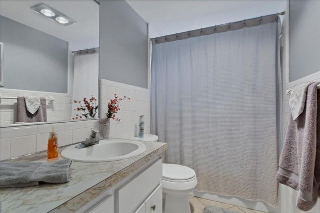 2160 NE 36th St 36, Lighthouse Point, FL 33064