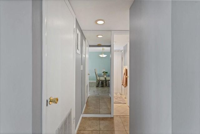 2160 NE 36th St 36, Lighthouse Point, FL 33064