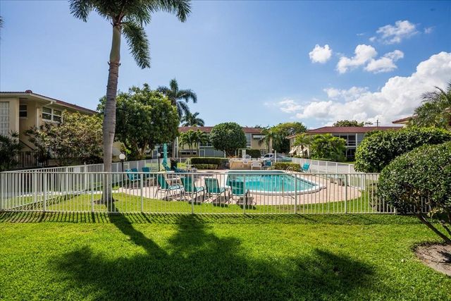 2160 NE 36th St 36, Lighthouse Point, FL 33064