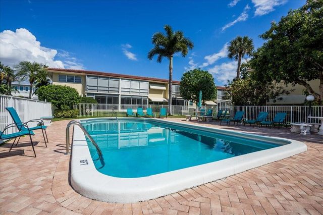 2160 NE 36th St 36, Lighthouse Point, FL 33064