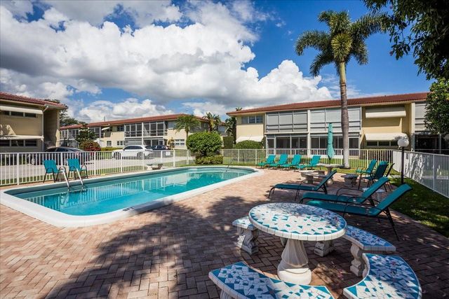 2160 NE 36th St 36, Lighthouse Point, FL 33064