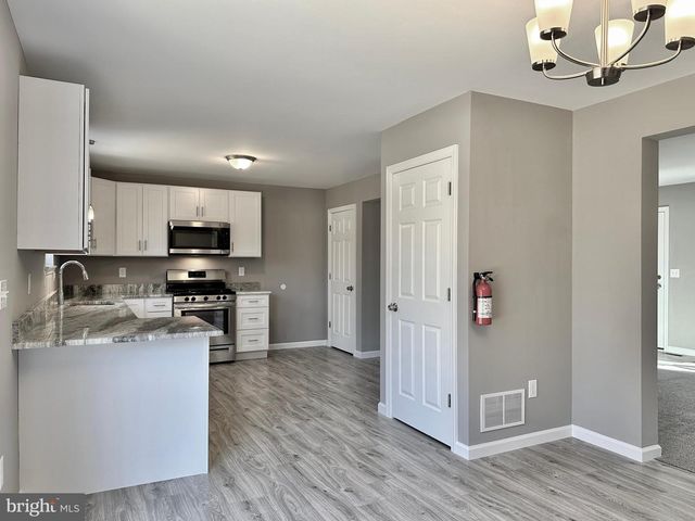 1062 HICKORY DR, Vineland, NJ 08360