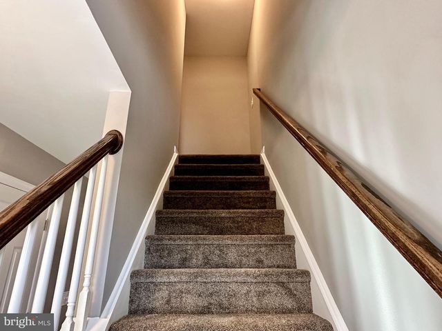 1062 HICKORY DR, Vineland, NJ 08360