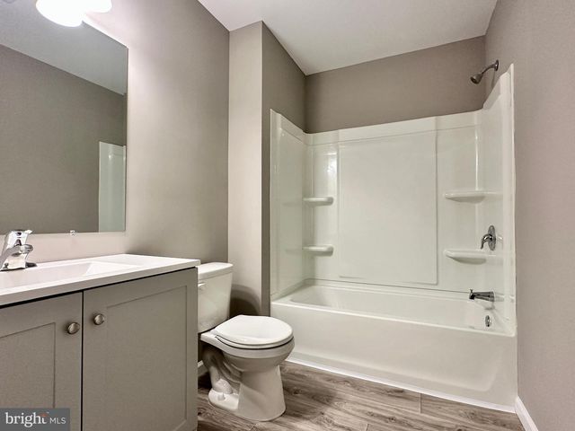 1062 HICKORY DR, Vineland, NJ 08360