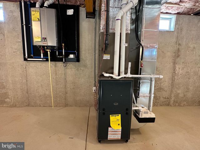 1062 HICKORY DR, Vineland, NJ 08360