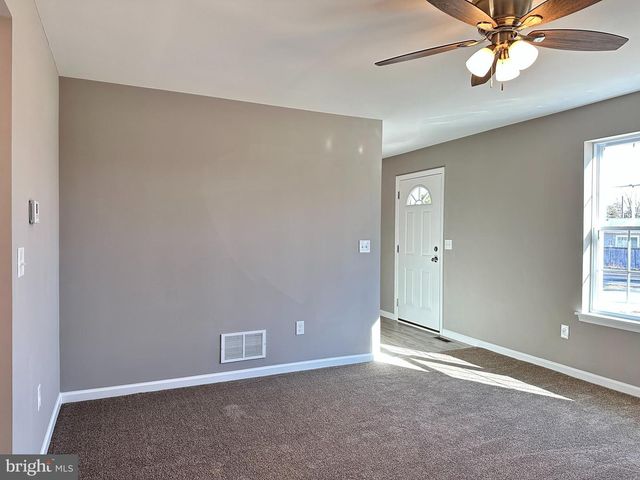 1062 HICKORY DR, Vineland, NJ 08360