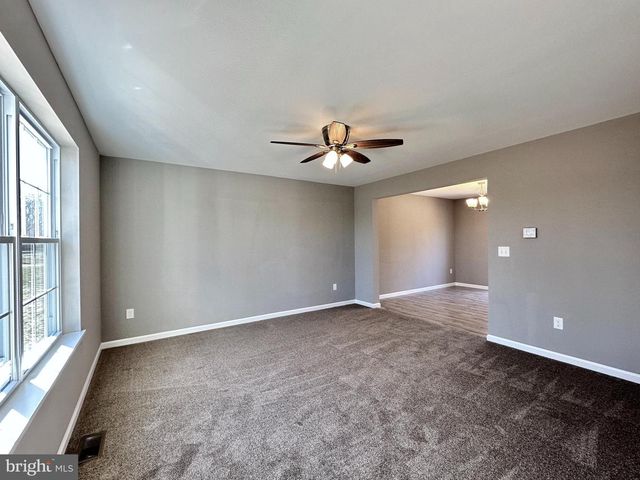 1062 HICKORY DR, Vineland, NJ 08360