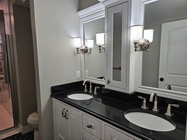 216 S Elliott Avenue, Aurora, MO 65605