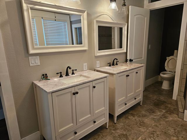 216 S Elliott Avenue, Aurora, MO 65605