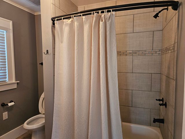 216 S Elliott Avenue, Aurora, MO 65605