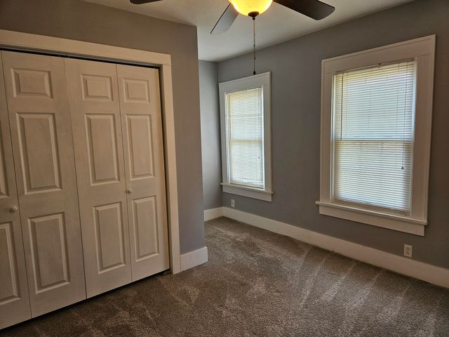 216 S Elliott Avenue, Aurora, MO 65605