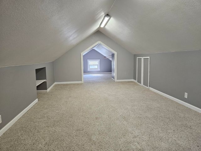 216 S Elliott Avenue, Aurora, MO 65605