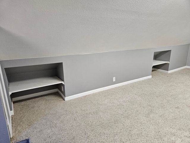 216 S Elliott Avenue, Aurora, MO 65605