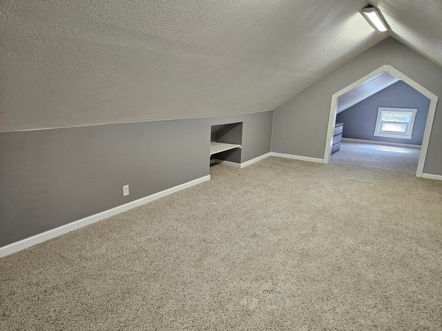 216 S Elliott Avenue, Aurora, MO 65605